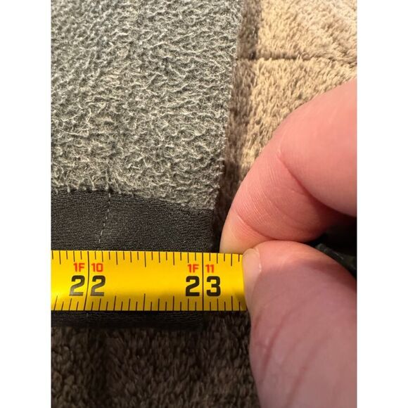 The North Face Men’s Large Gray Jacket – Durable & Versatile Outerwear - Picture 8 of 8